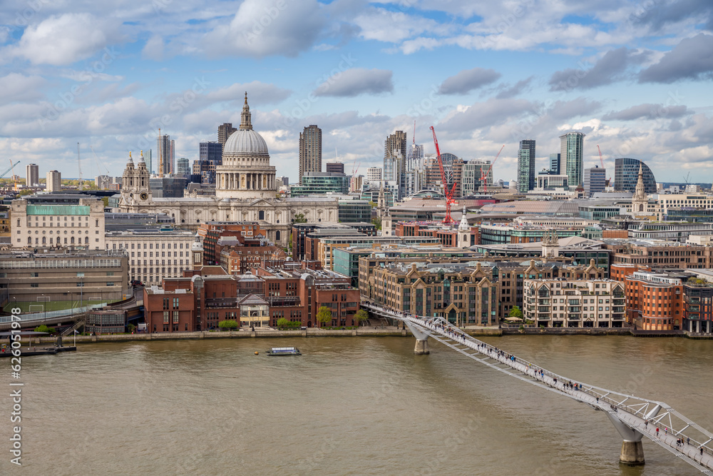 Fototapeta premium Millennium Bridge and St Paul's Cathedral in London