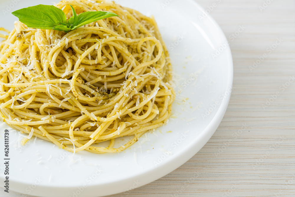 pesto spaghetti pasta - vegetarian food pesto spaghetti pasta - vegetarian food