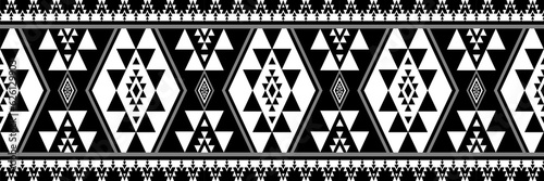 Southwest Navajo border black and white geometric pattern. Vector ethnic southwest geometric border seamless pattern. Ethnic black and white pattern use for textile border, rug, runner decorative, etc