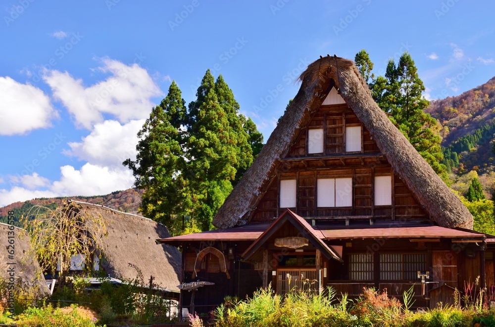 世界遺産　五箇山合掌造り集落　秋景