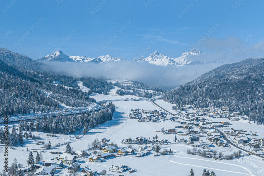 Traumhafter Wintertag im Tiroler Ausserfern nahe Heiterwang im Bezirk Reutte