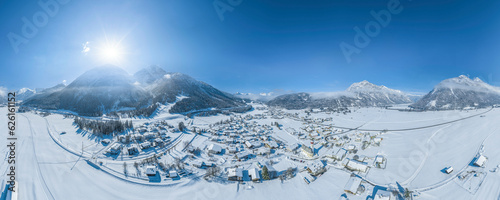 Traumhafter Wintertag im Tiroler Ausserfern - 360° Rundblick über den Ort Heiterwang © ARochau