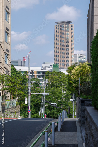 東京の赤坂9丁目檜坂から望む都市風景