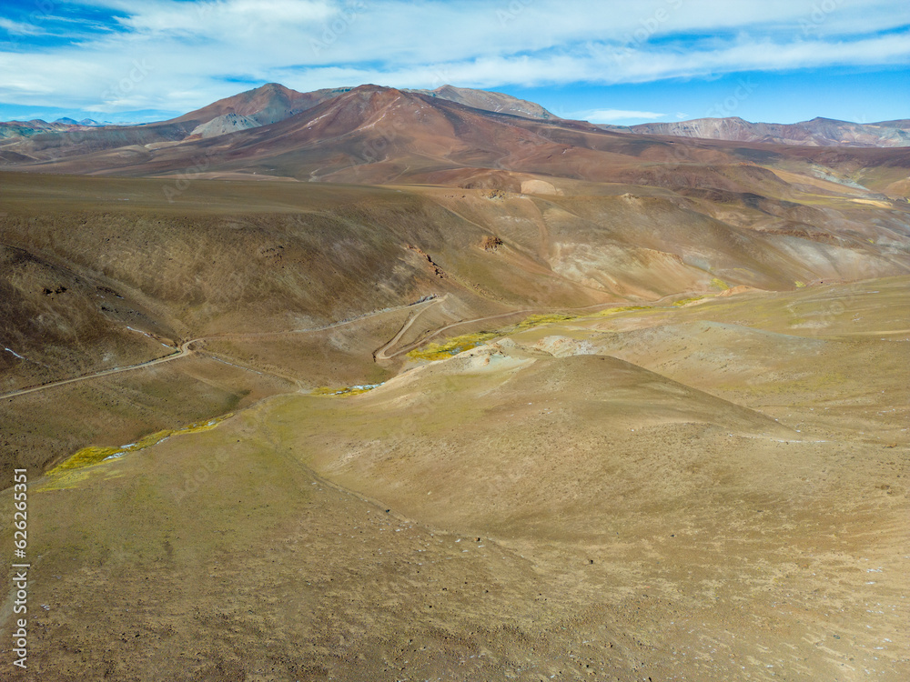 Φωτογραφία Aerial view of the Atacama desert landscape around the green lagoon Laguna del N
