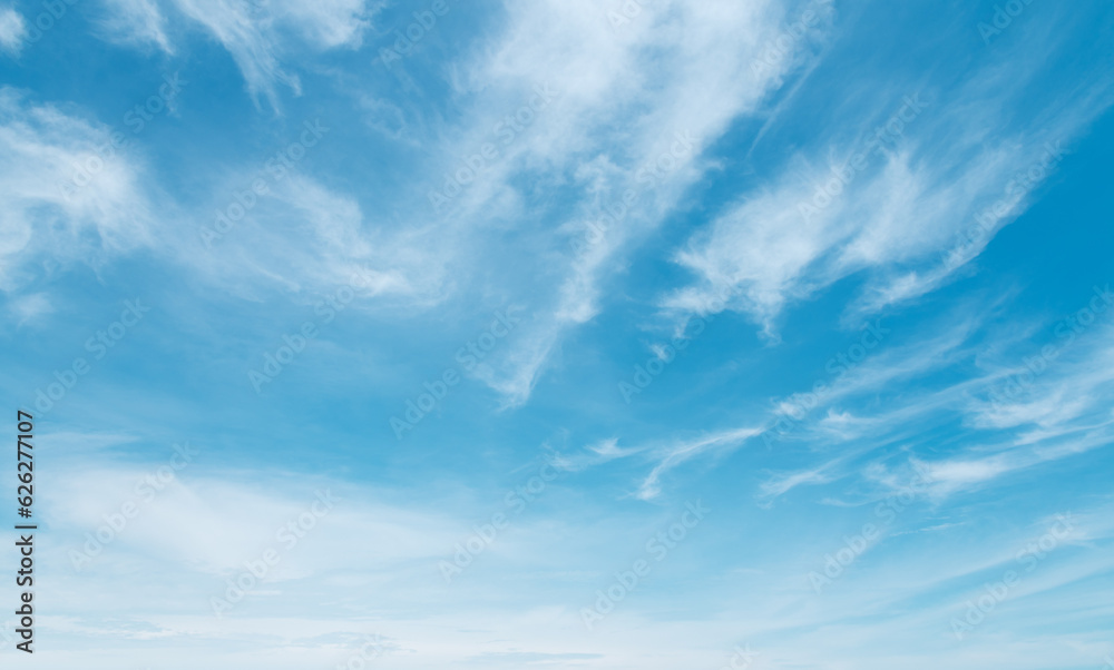 white cloud with blue sky background - obrazy, fototapety, plakaty 