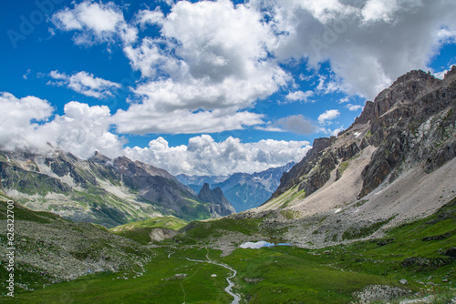 Trekking in Alta Valle Maira. Da Chiappera al Colle del Maurin ai piedi della Rocca Provenzale