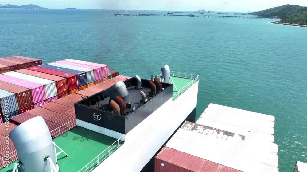 Smoke exhaust gas emissions carbondioxidefrom cargo lagre ship