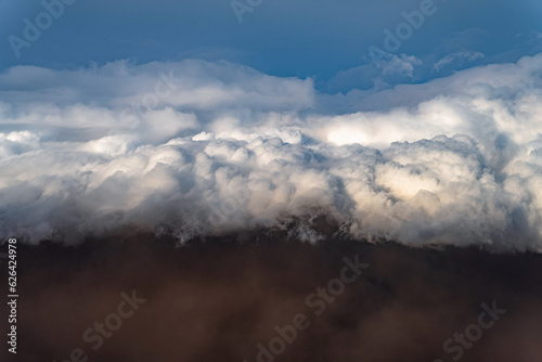 arcus cloud on road © Alfredo