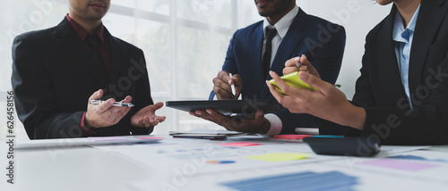 Fotografi business professional Confident group of young business people analyzing, strate