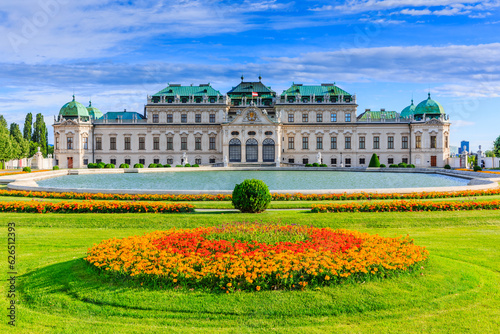 Obraz na płótnie Vienna, Austria. Upper Belvedere Palace and garden. w salonie