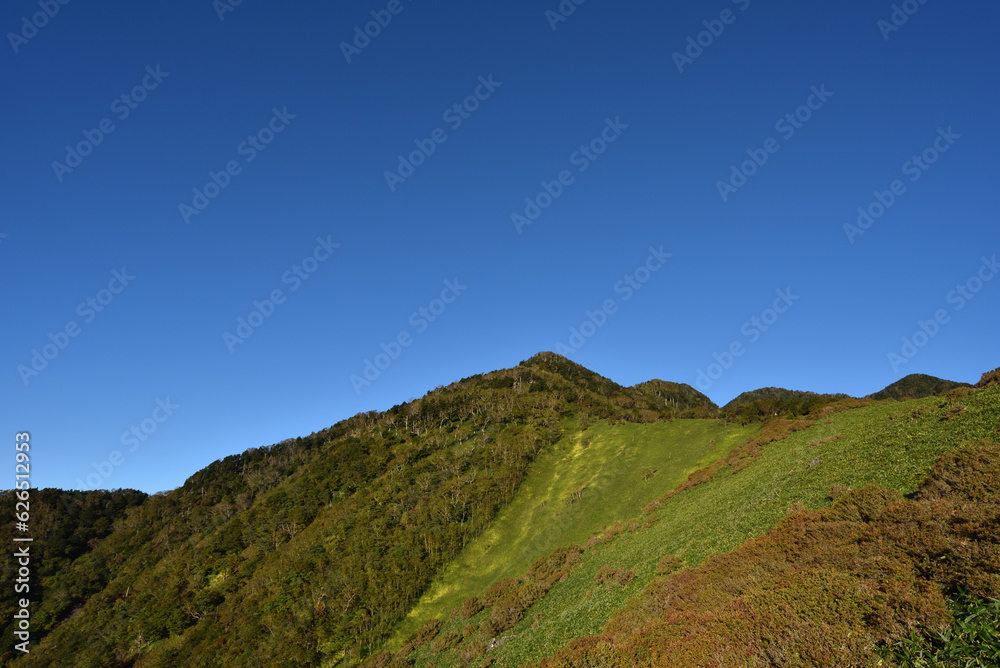Fototapeta premium Climbing Mount Nyoho, Tochigi, Japan