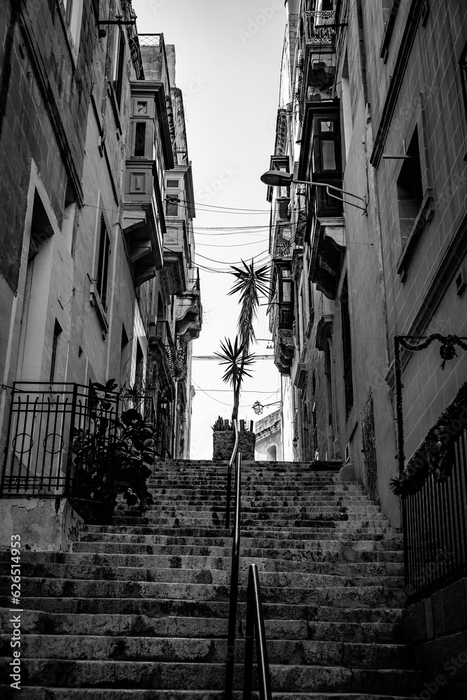 small, winding, mediterranean alley