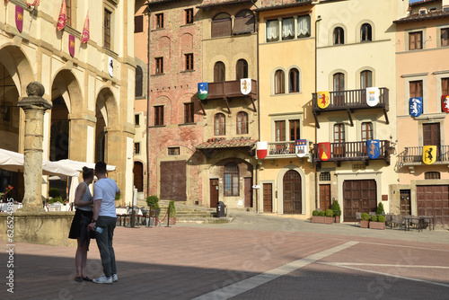Sur la Piazza grande à Arezzo en Toscane. Italie © JFBRUNEAU