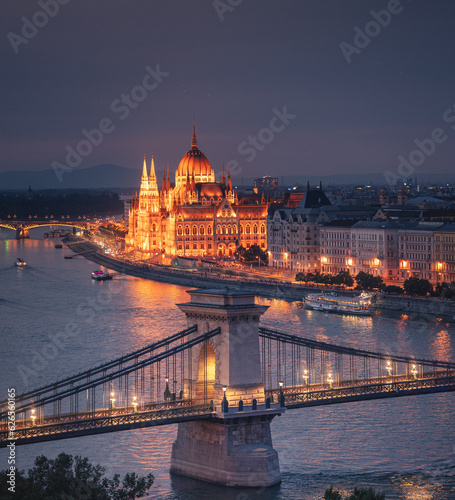 Amazing Chain Bridge with t...