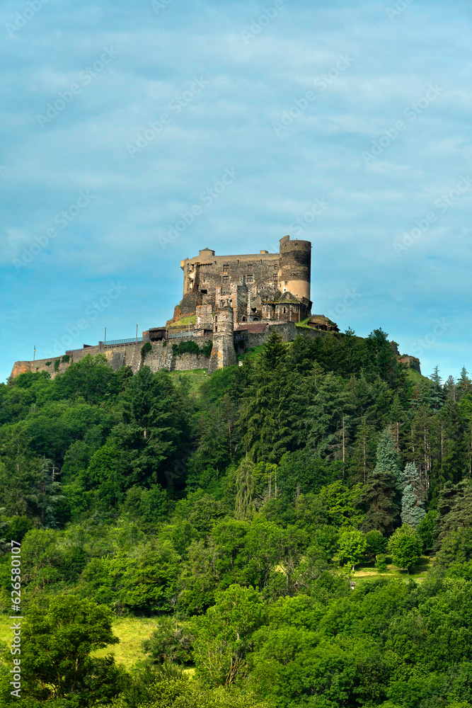Chateau de Murol, Parc naturel des volcans d'Auvergne, Puy de Dome, Auvergne, France