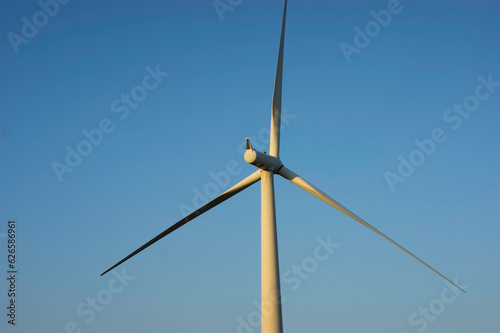 Wind turbines in Eastern Washington Tri-Cities region of the Columbia Basin © jdoms