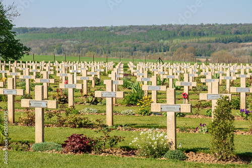 Tombes françaises de soldats inconnus au Mémorial Franco-Britannique de Thiepval
