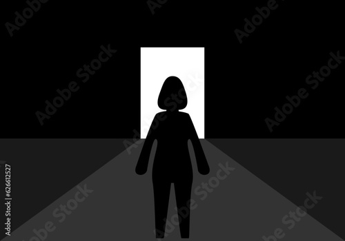Luz al final del túnel. Mujer saliendo de la oscuridad de su vida. Salir del hoyo o del pozo