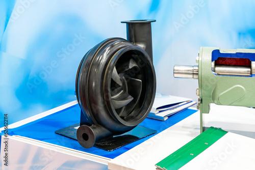 Фотография close up black color cover frame plate liner volute housing or case and impeller
