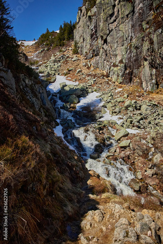 Fototapeta Naklejka Na Ścianę i Meble -  Góry, Wodospady