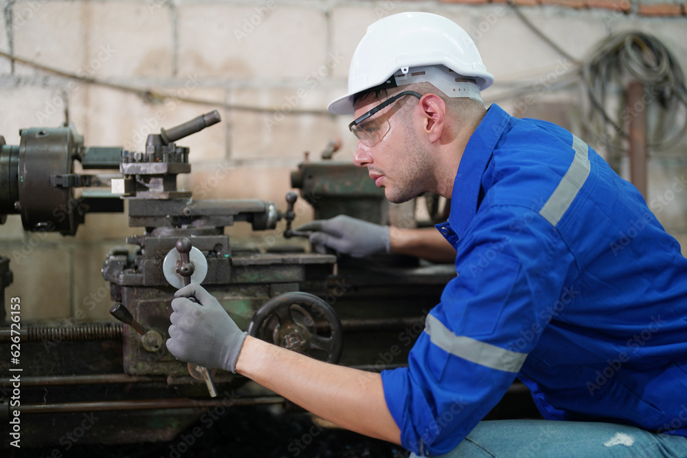 Heavy duty lathe for detailed work. A lathe that is used for heavy duty metal work. Heavy duty lathe for detailed work. A lathe that is used for heavy duty metal work.