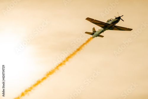 airplanes in the sky super tucano  esquadrão de fumaça