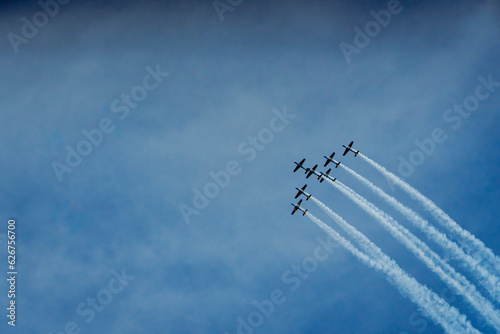 airplanes in the sky super tucano  esquadrão de fumaça
