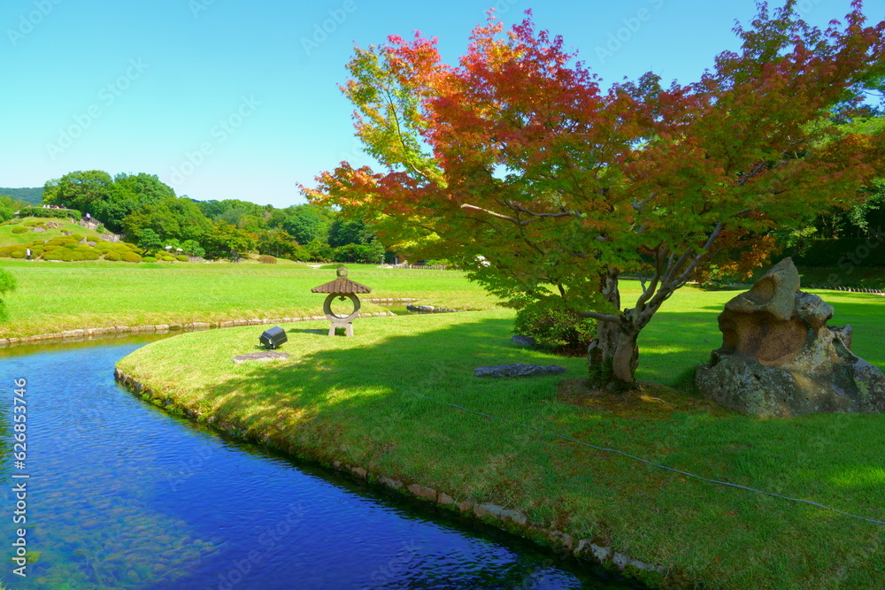 Obraz premium 紅葉のある風景