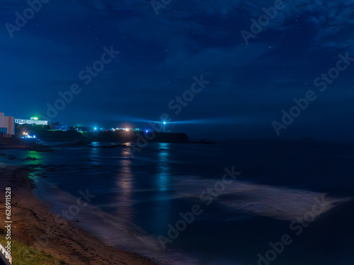 夜の海と灯台 © 🚂shouta🚅