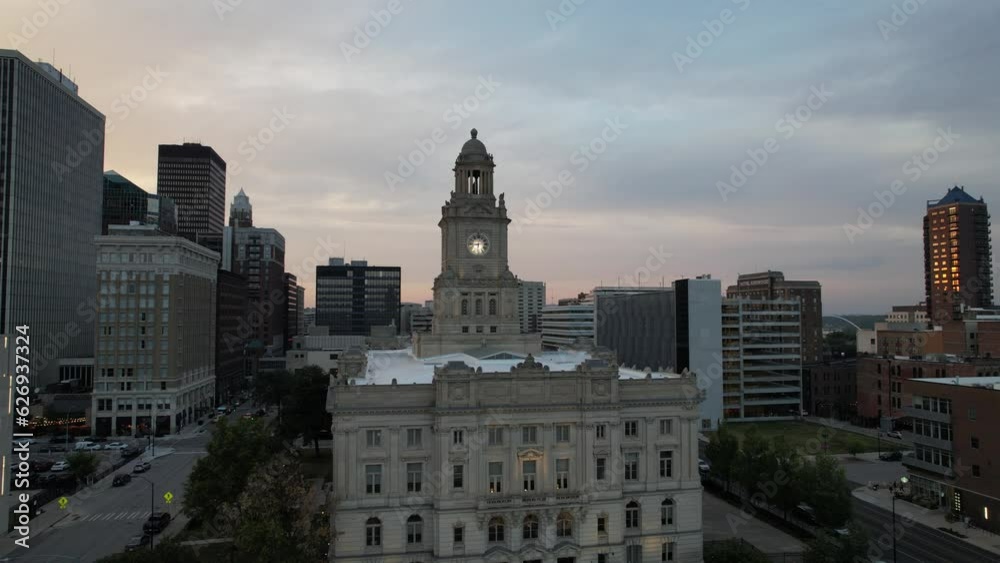 The U.S. Federal Courthouse in Des Moines, Iowa The U.S. Federal Courthouse in Des Moines, Iowa