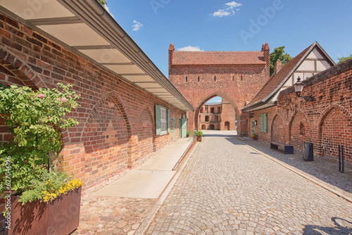 Historisches Friedländer Tor und Stadtmauer in Neubrandenburg