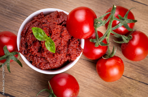 Fresh tomatoes and tomato p...