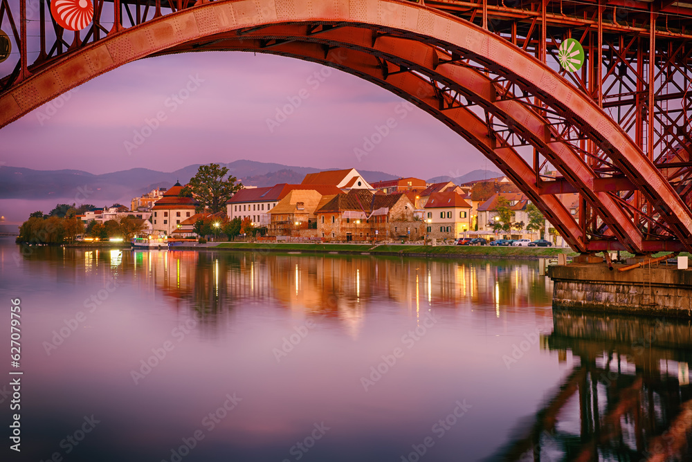 Obraz premium Sunrise at Maribor