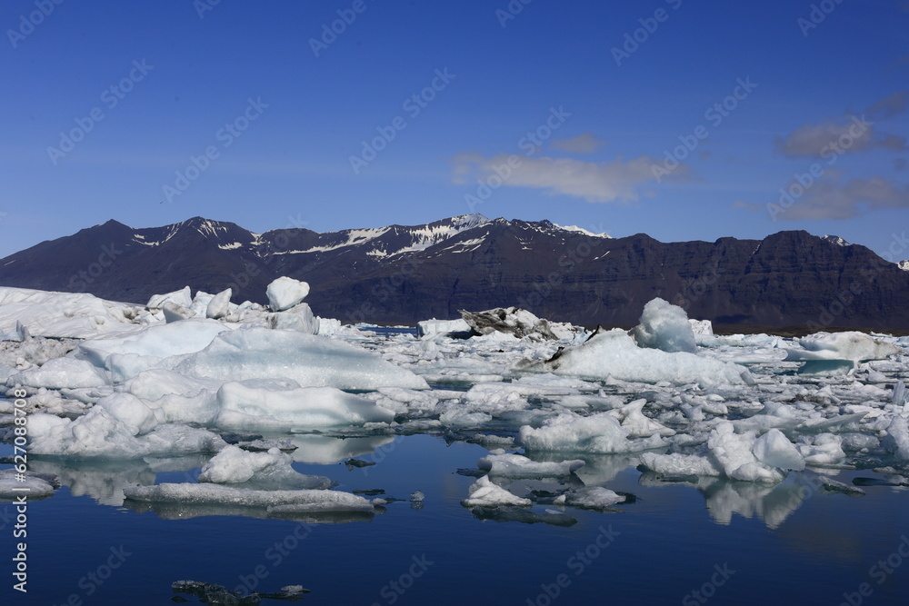 Jökulsárlón is a large glacial lake located in the south of the Vatnajökull glacier between the Vatnajökull National Park and the town of Höfn,appeared between 1934 and 1935