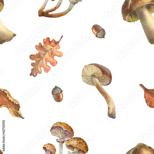 Seamless brown mushrooms pattern. Watercolor seamless pattern with illustration of mushrooms, leaves, acorns, branch. Saffron milk cap or red pine mushroom, porcini, cantharellus