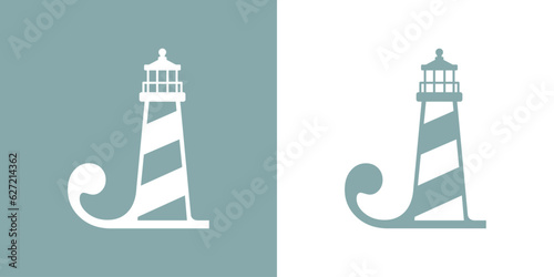 Logo Nautical. Icono de torre marítima en puerto. Letra inicial J con faro de luz