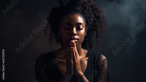Fotografia Black Woman Praying for Faith and Help from God