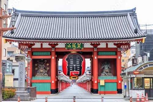 東京、浅草寺の雷門