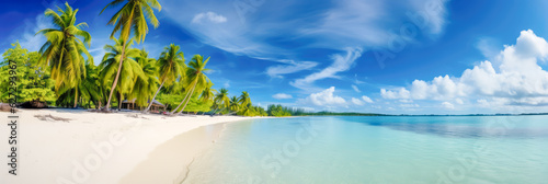 Weiser Strand mit Palmen. Generiert mit KI