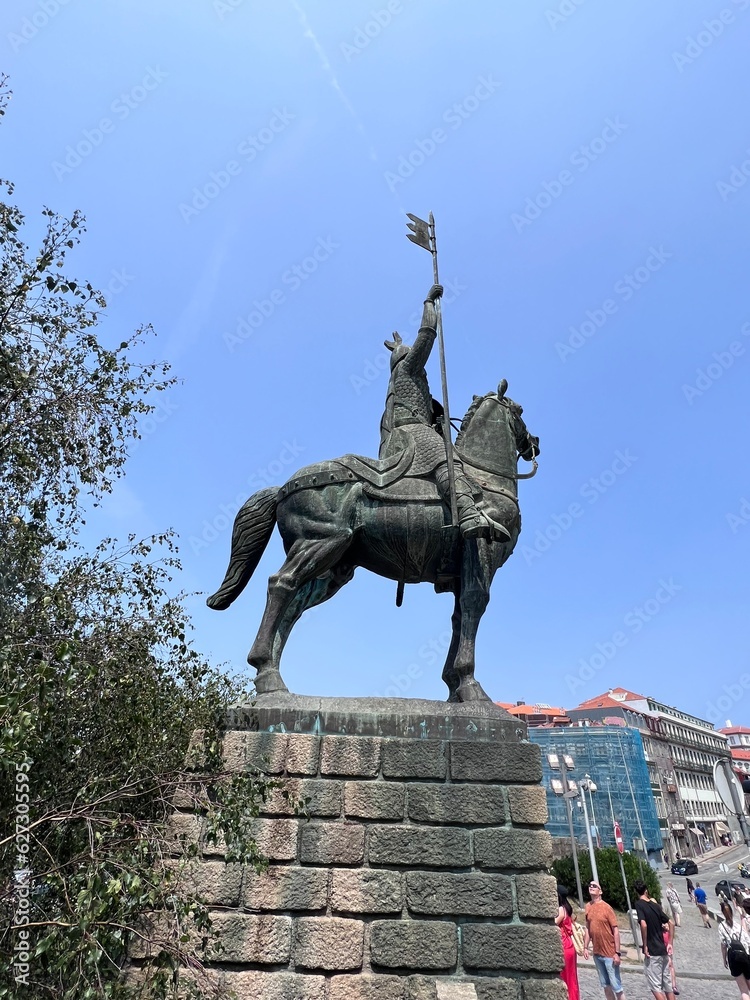 Obraz premium Visiting the City of Porto Portugal Historic Sites