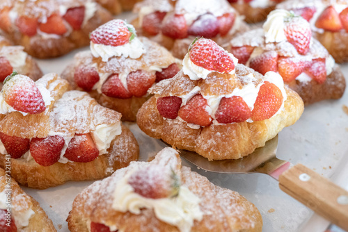 strawberry and fresh cream croissant	

