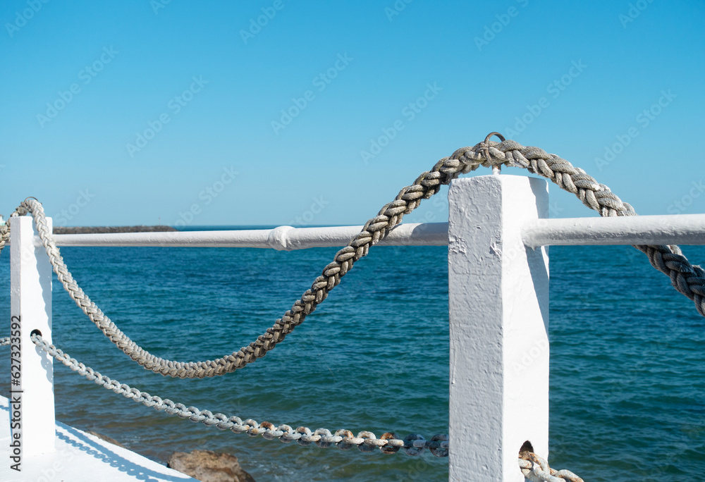 Naklejka premium rope on the pier