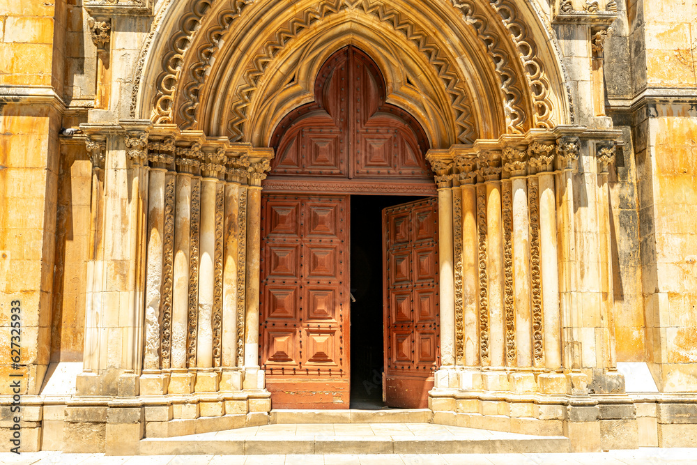 Zespół klasztorny Batalha Monastery w Portugalii, detale architektoniczne. Ze względu na unikatową wartość kulturową został wpisany na światową listę UNESCO.