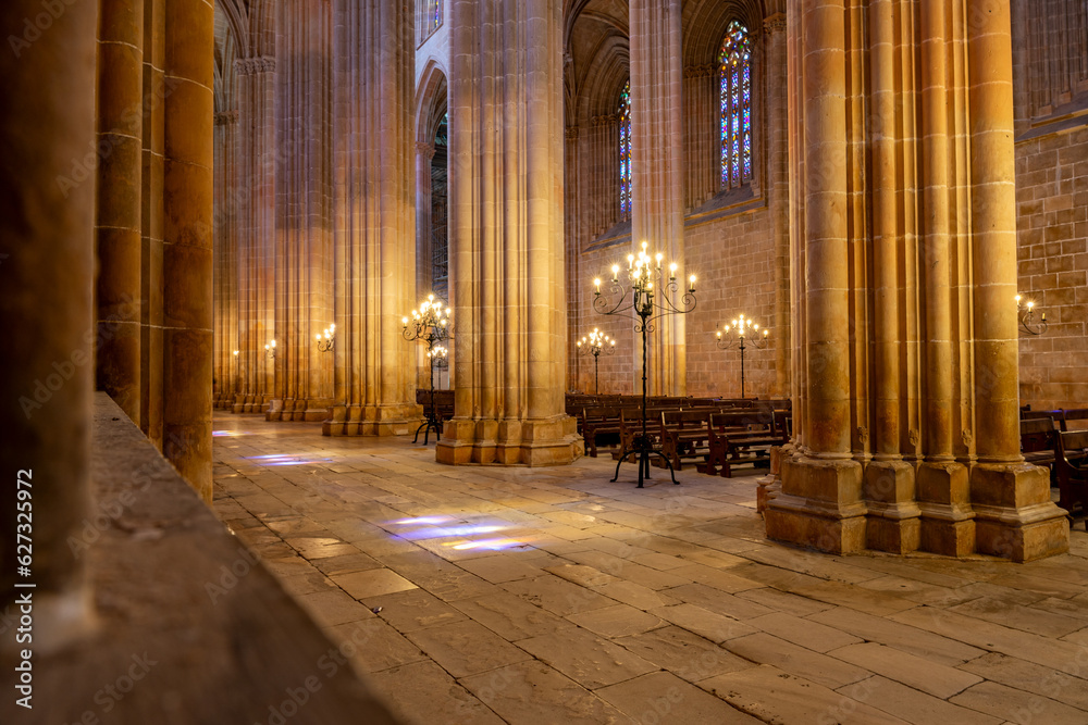 Zespół klasztorny Batalha Monastery w Portugalii, detale architektoniczne. Ze względu na unikatową wartość kulturową został wpisany na światową listę UNESCO.