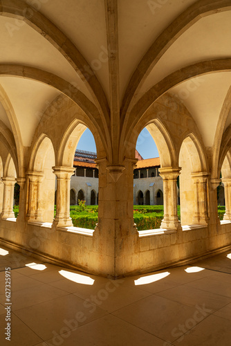 Obraz na płótnie Zespół klasztorny Batalha Monastery w Portugalii, detale architektoniczne. Ze względu na unikatową wartość kulturową został wpisany na światową listę UNESCO. w salonie
