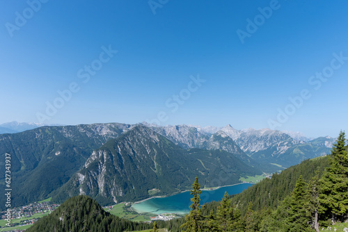 Blick vom Rofangebirge auf den Achensee in Tirol. © Jochen Mank