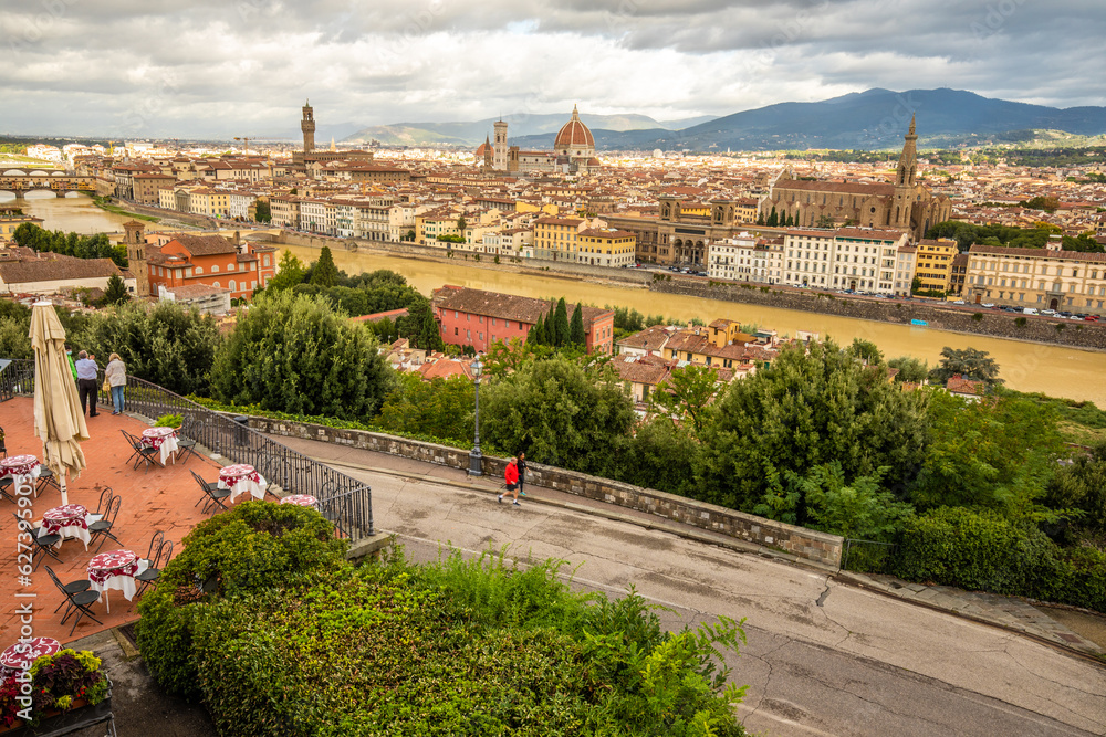 Florence city. Panoramic view to the river Arno, with Ponte Vecchio, Palazzo Vecchio and Cathedral of Santa Maria del Fiore (Duomo), Florence, Italy