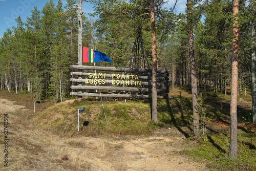 Sami Poarta Laponia Finlandia.  photo