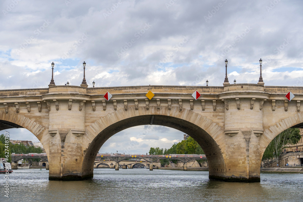 Pont Neuf, die älteste Brücke von Paris