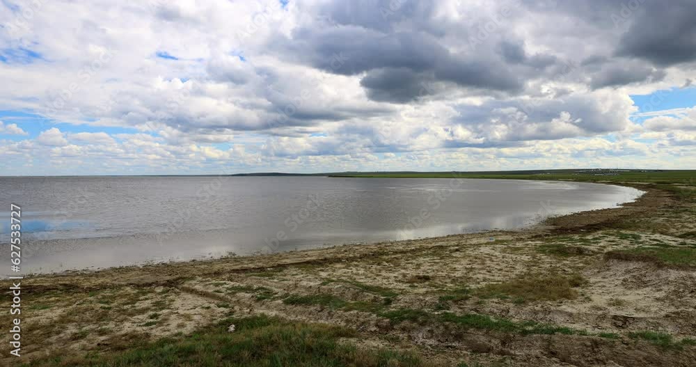 Lake Hohnol,Hulunbuir grassland.Hulunbuir Grassland, is a world famous natural pasture, is one of the world's four grasslands, known as the world's best grassland. Lake Hohnol,Hulunbuir grassland.Hulunbuir Grassland, is a world famous natural pasture, is one of the world's four grasslands, known as the world's best grassland.